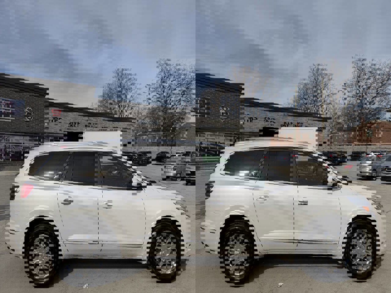 Used 2017 Buick Enclave Premium image 8