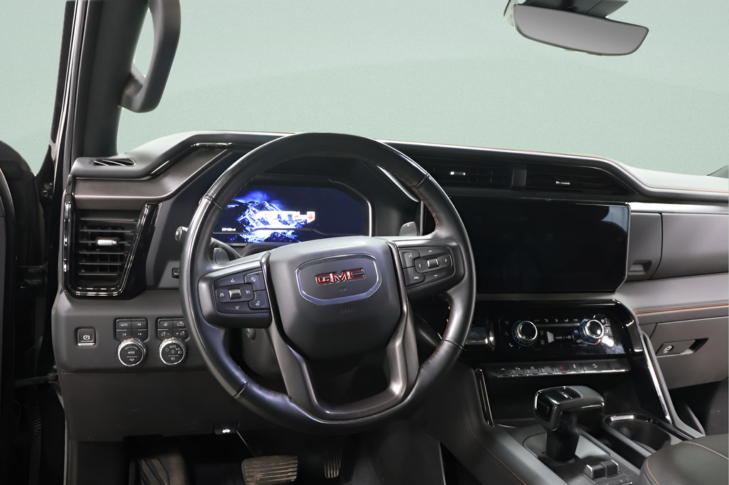 Used 2025 GMC Sierra 1500 AT4 w/ Technology Package AWD/4WD image 9