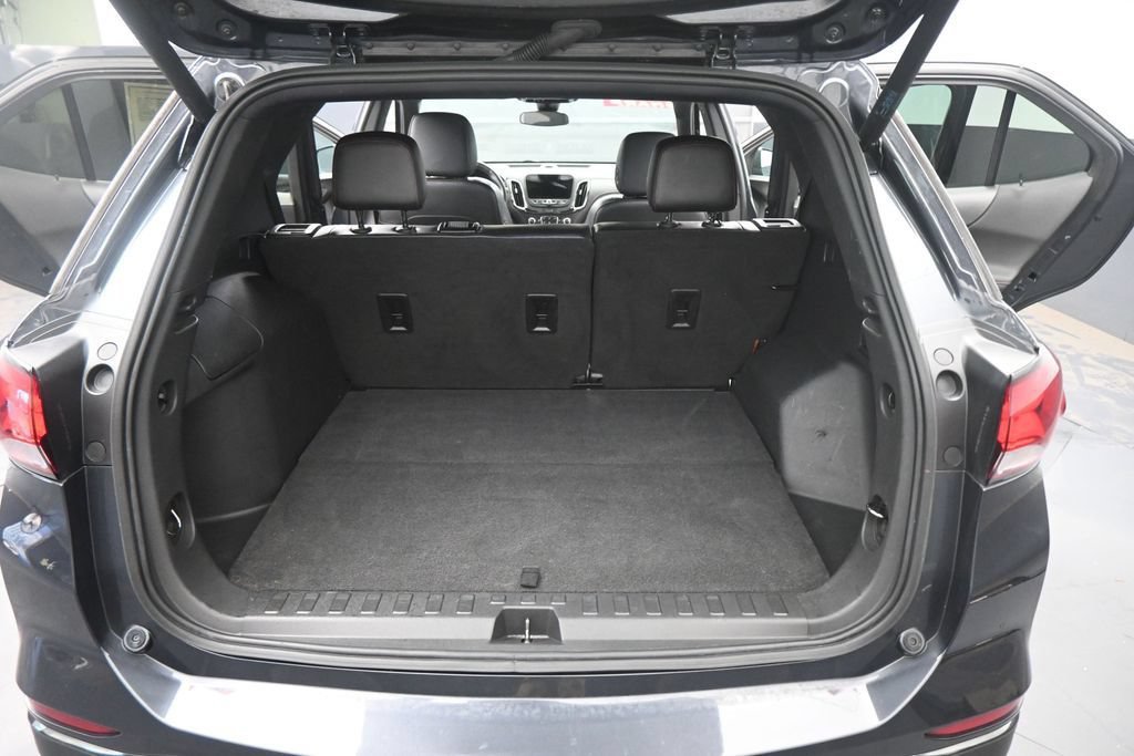 Used 2023 Chevrolet Equinox RS w/ RS Leather Package FWD image 21