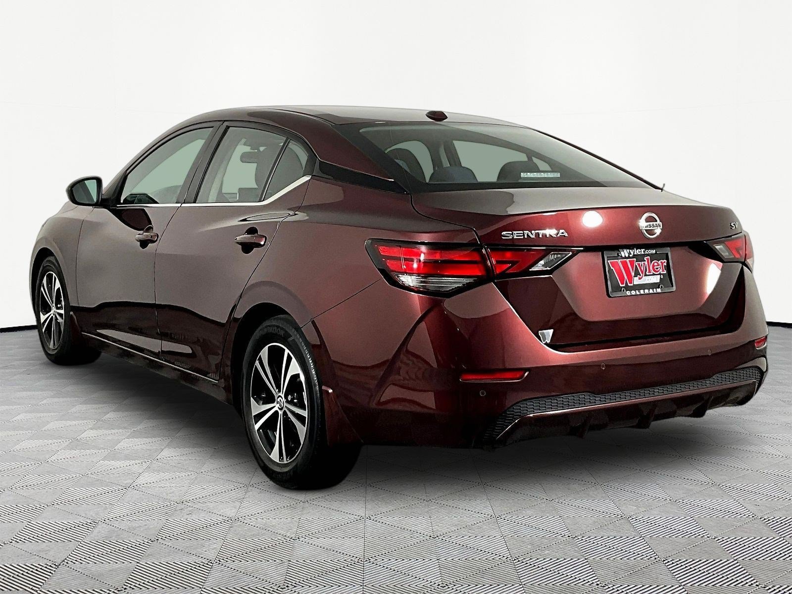 Certified 2021 Nissan Sentra SV w/ Trunk Package FWD image 4