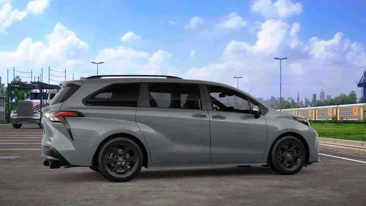 New 2026 Toyota Sienna XLE Woodland Edition AWD/4WD image 33