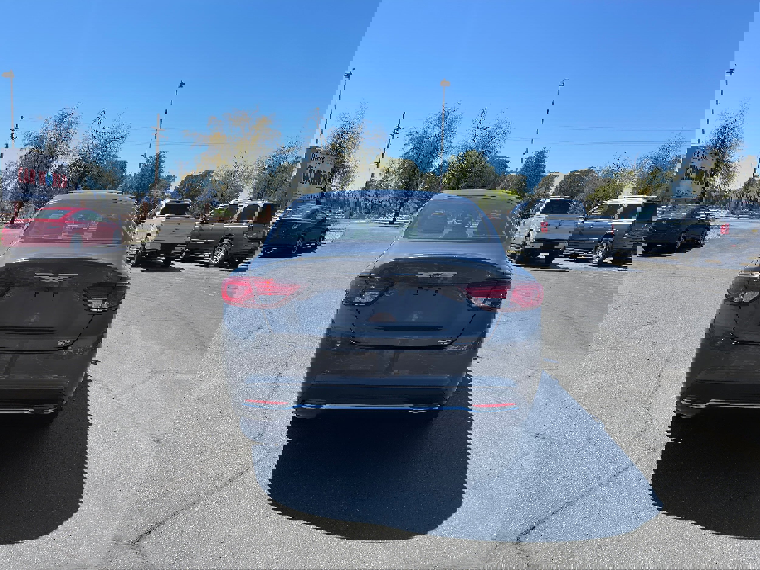 Used 2016 Chrysler 200 Limited image 4