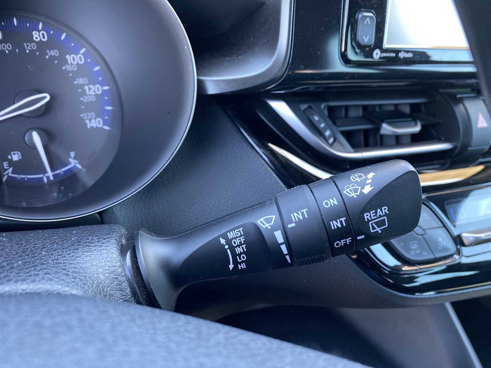 Used 2018 Toyota C-HR XLE image 20