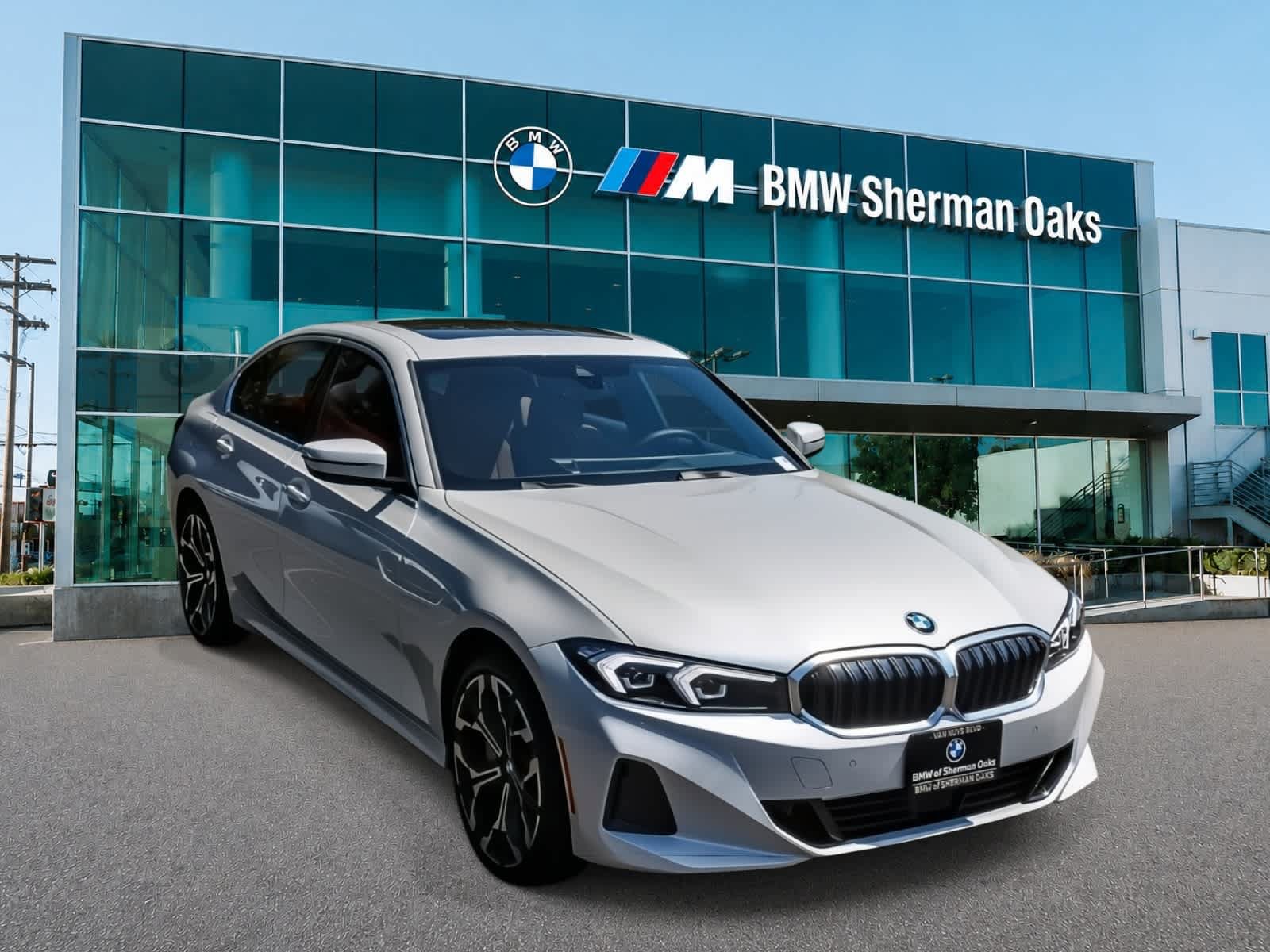 Used 2026 BMW 330i Sedan w/ Convenience Package RWD image 3