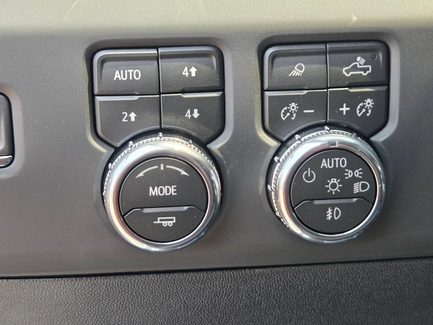 New 2026 GMC Sierra 2500 AT4 AWD/4WD image 31