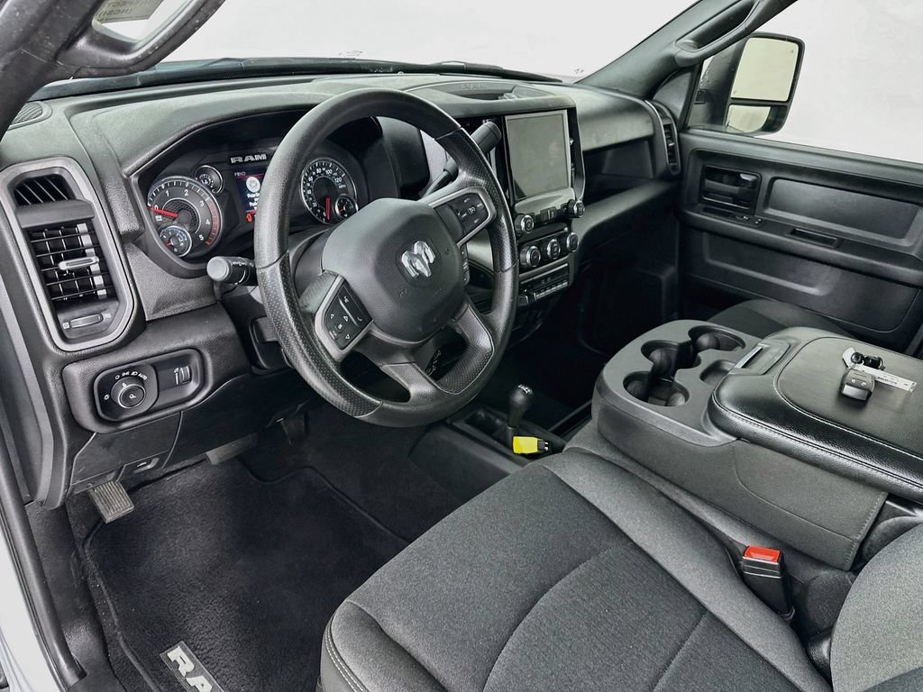 Used 2024 RAM 3500 Tradesman w/ Chrome Appearance Group AWD/4WD image 30