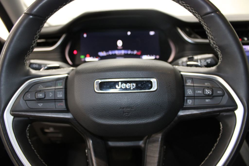 Used 2023 Jeep Grand Cherokee L Limited image 47