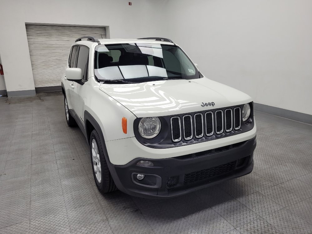 Used 2017 Jeep Renegade Latitude FWD image 13