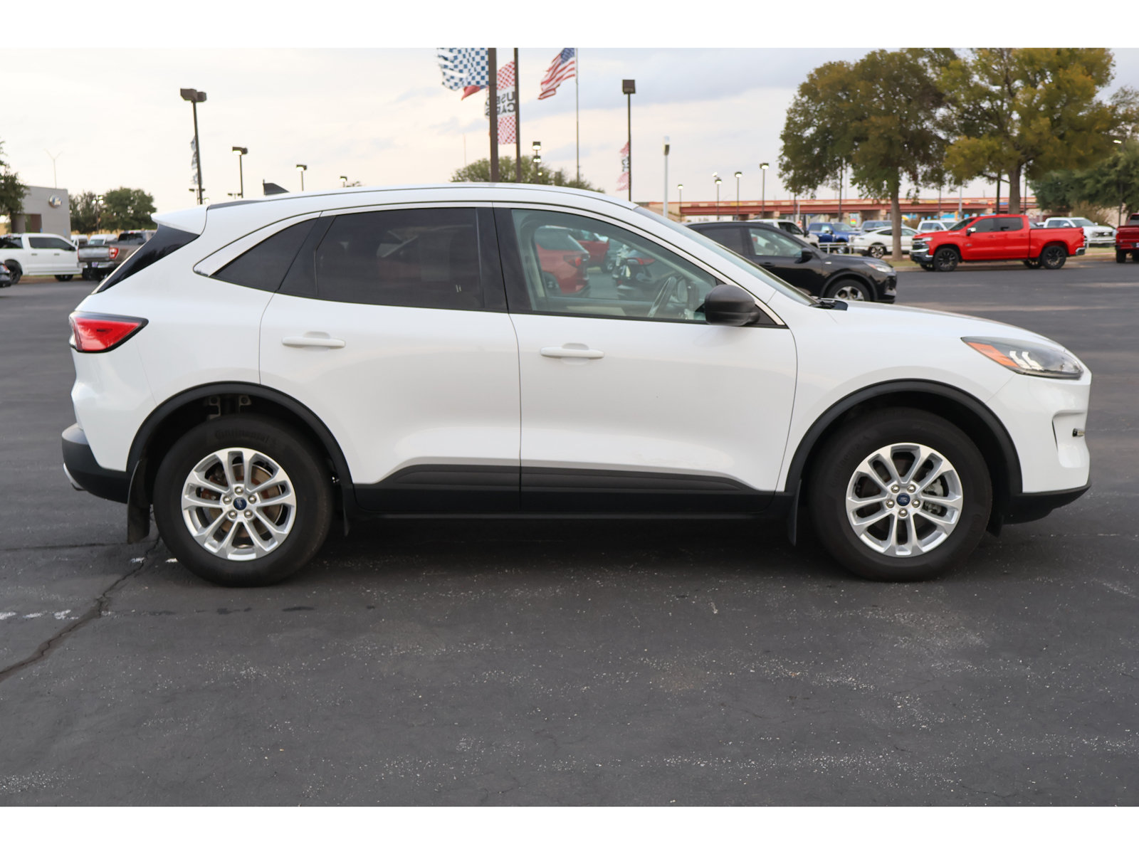 Used 2022 Ford Escape SE w/ Convenience Package AWD/4WD image 10