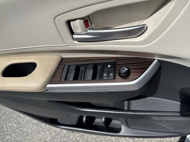 Used 2024 Toyota Sienna XLE FWD image 27