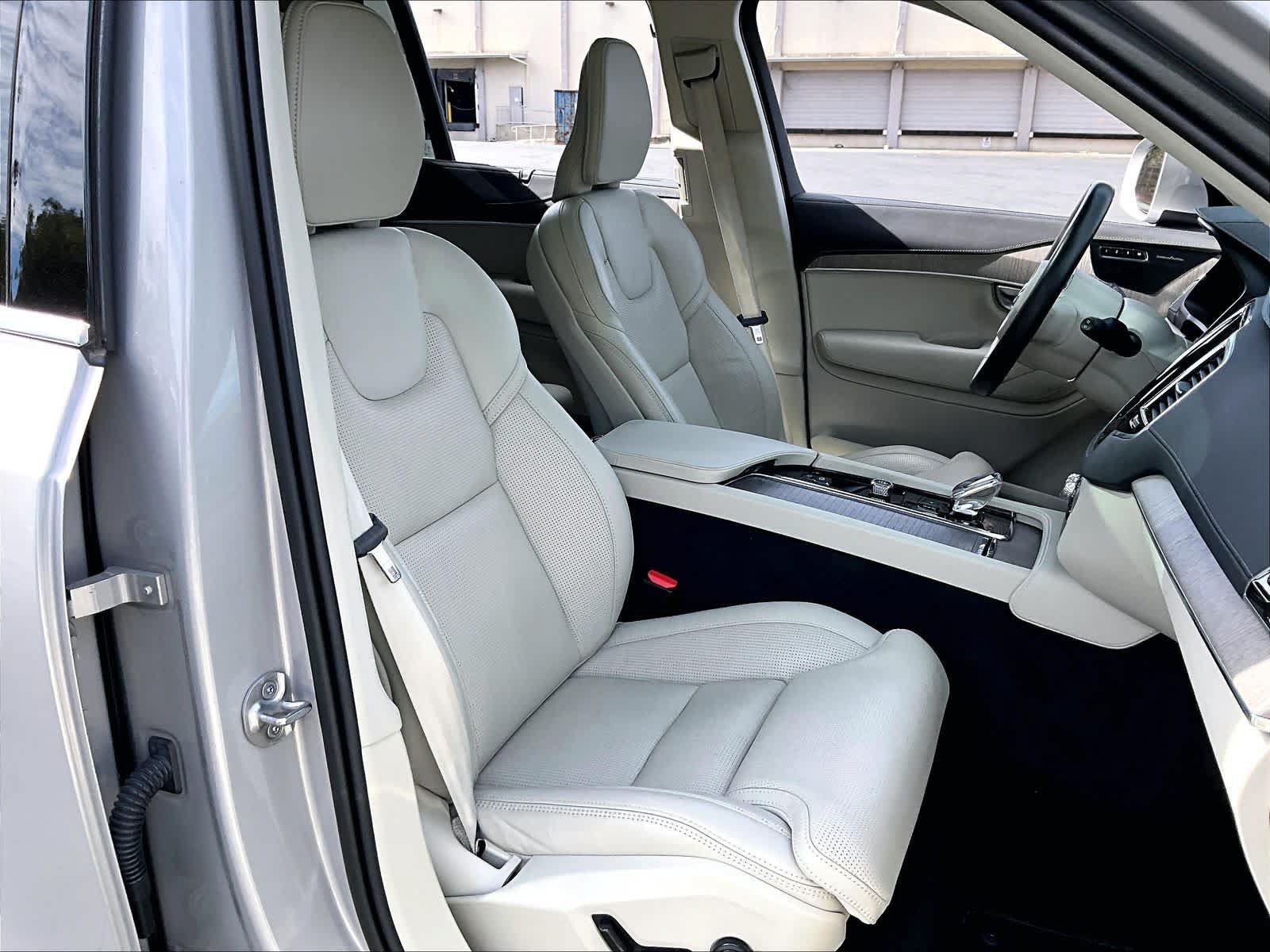 Used 2023 Volvo XC90 T8 Ultimate AWD/4WD image 10