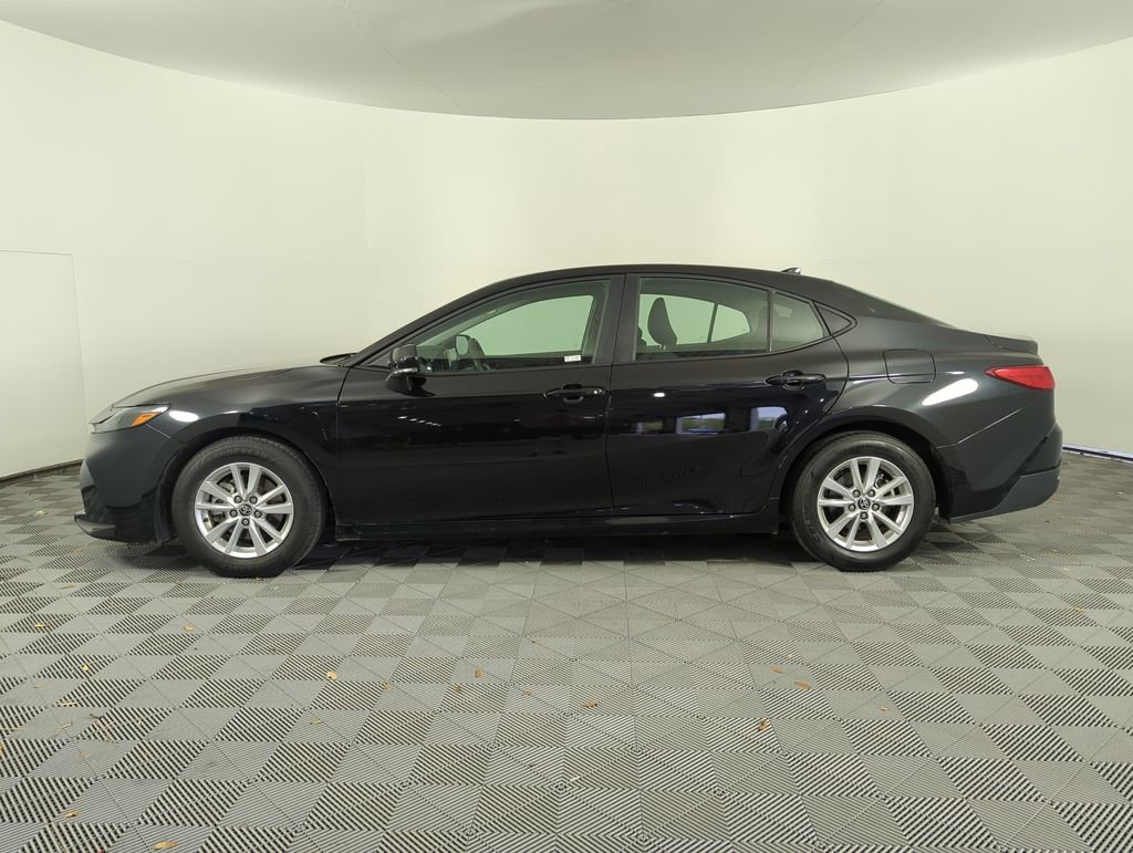 Used 2025 Toyota Camry LE FWD image 8