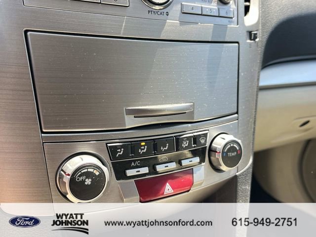 Used 2011 Subaru Outback 2.5i Premium w/ All-Weather Pkg AWD/4WD image 31