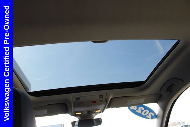 Used 2024 Volkswagen Jetta SE image 25