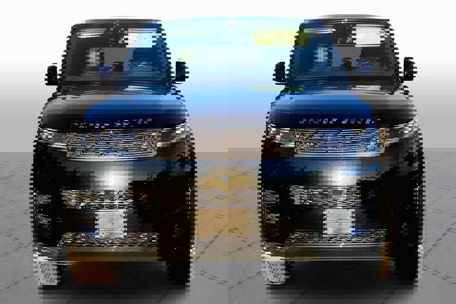 Used 2024 Land Rover Range Rover Sport SE image 3