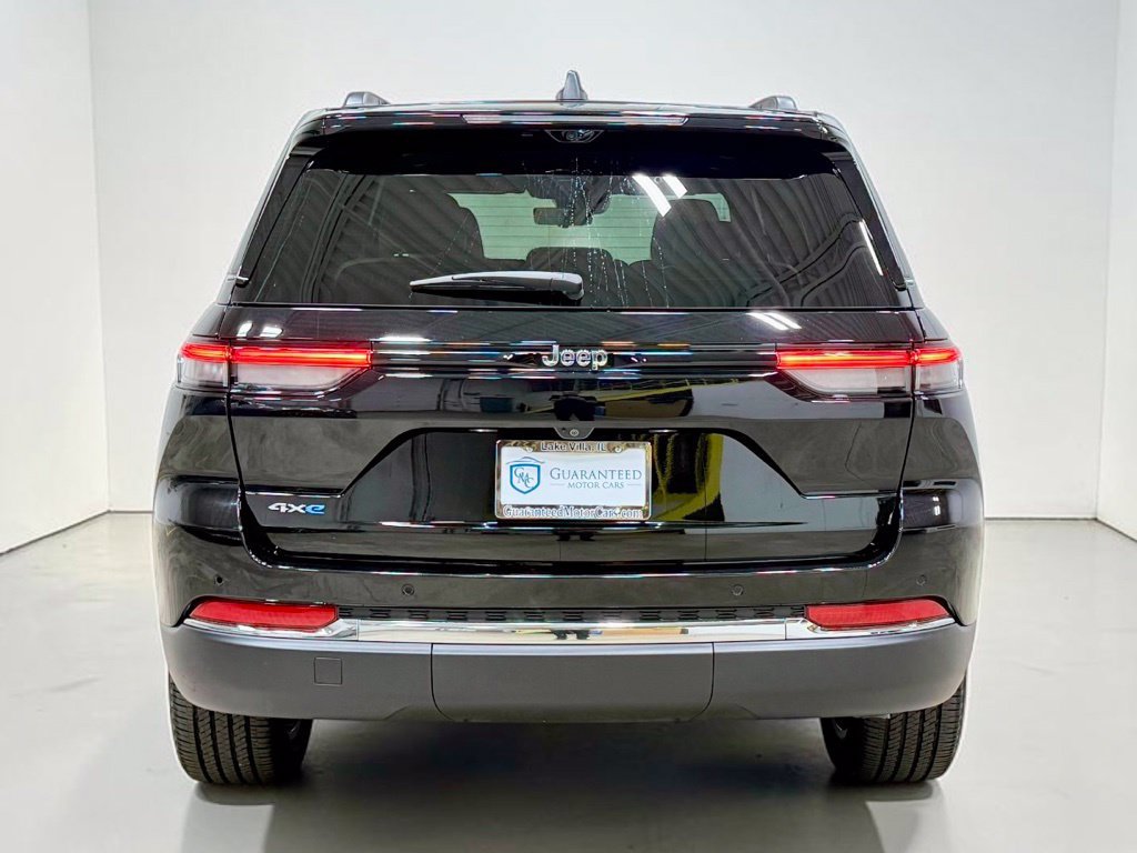 Used 2022 Jeep Grand Cherokee Limited 4xe w/ Luxury Tech Group II AWD/4WD image 16