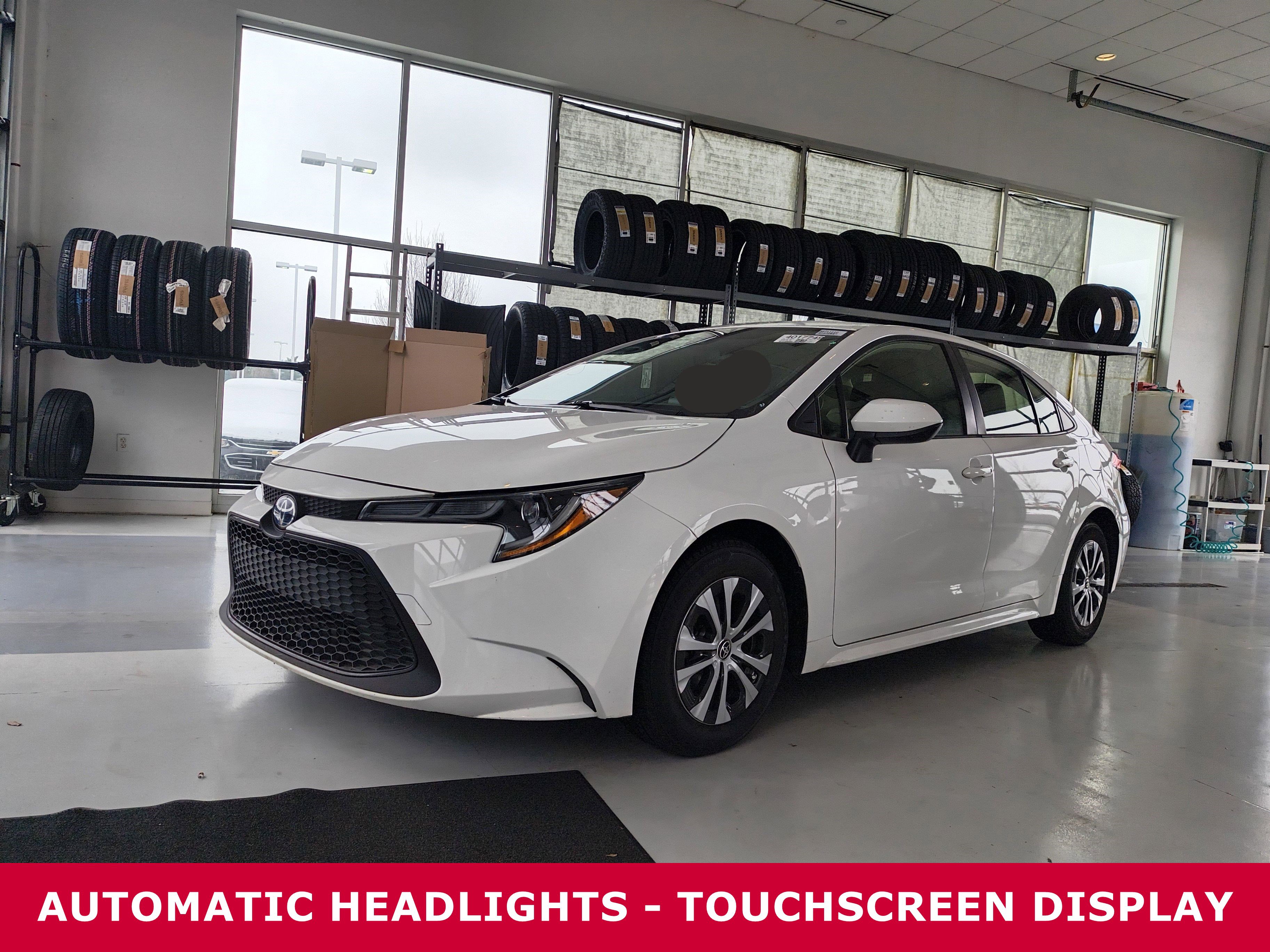 Used 2022 Toyota Corolla LE image 2