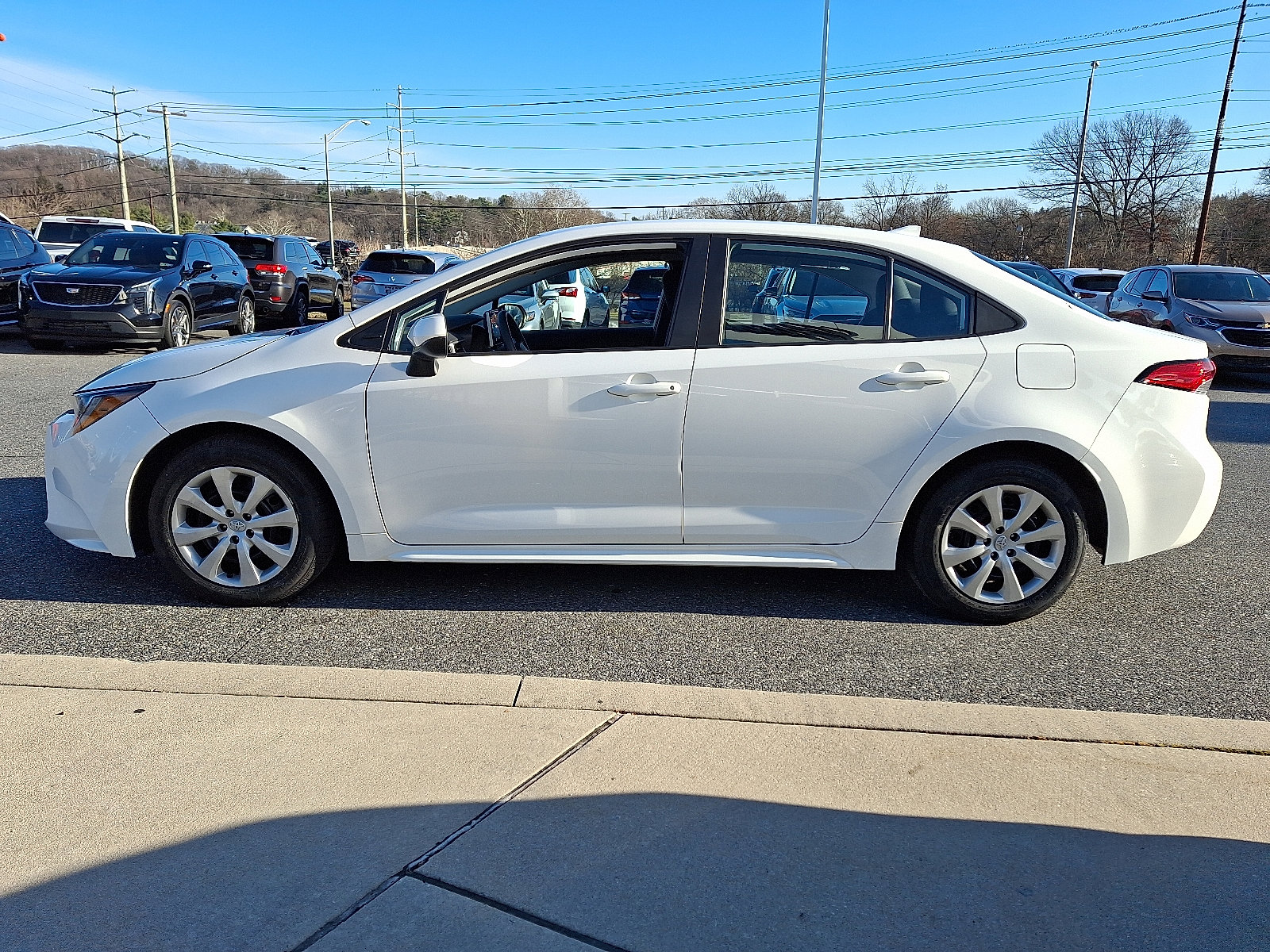 Used 2020 Toyota Corolla LE image 4