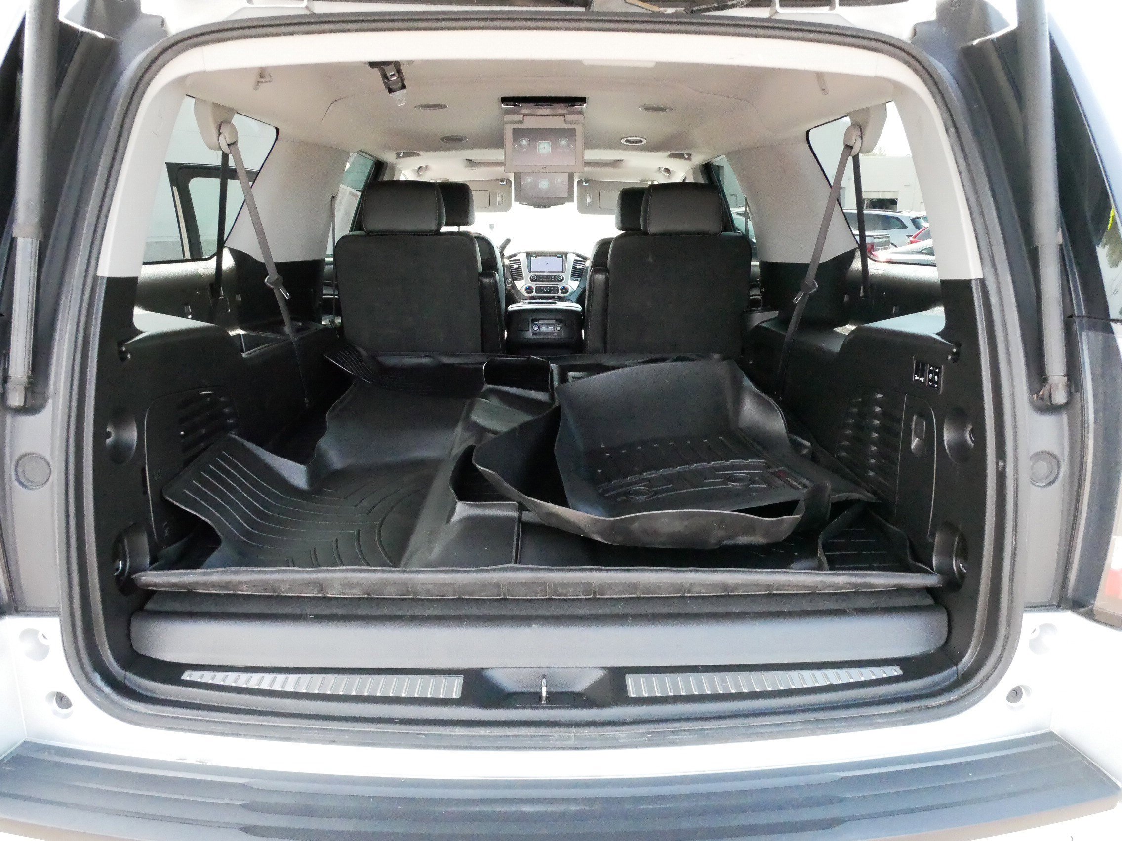 Used 2018 GMC Yukon XL SLT w/ Open Road Package AWD/4WD image 18