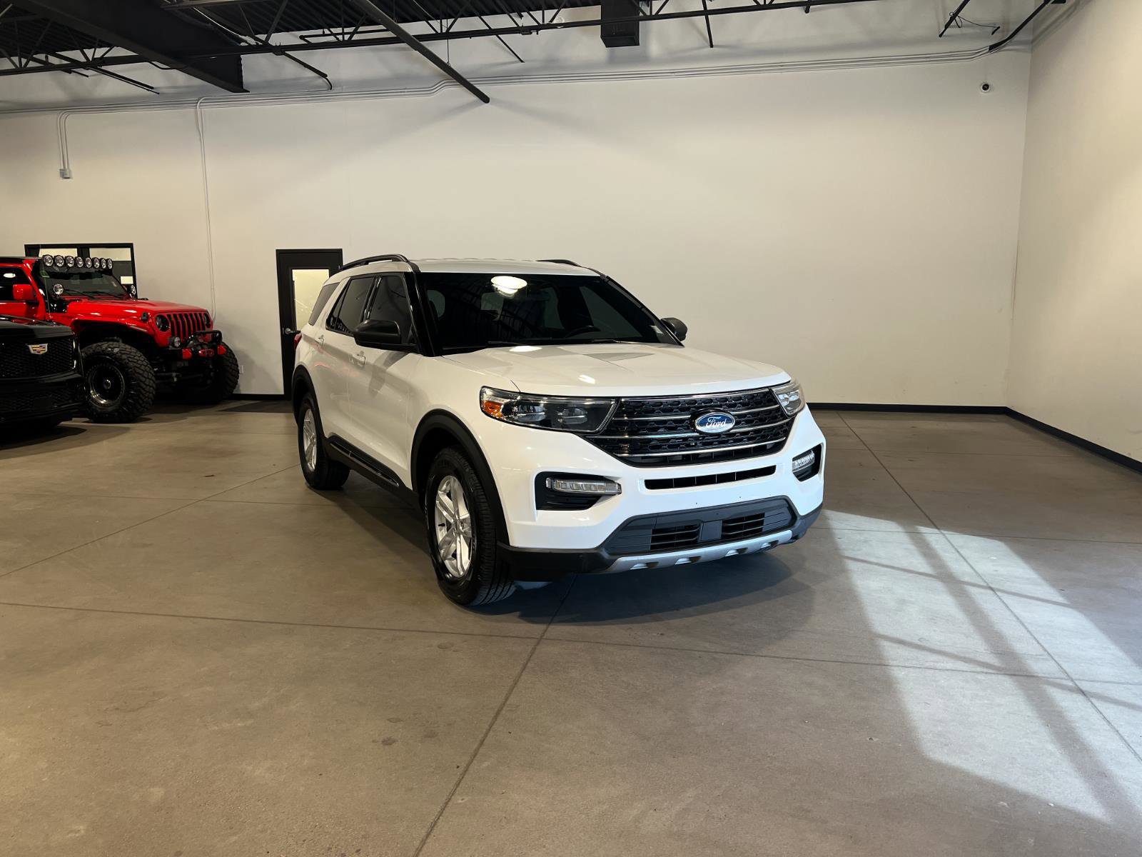 Used 2020 Ford Explorer XLT w/ Equipment Group 202A image 1
