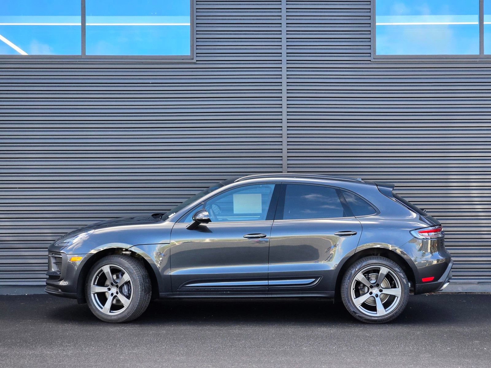 New 2026 Porsche Macan AWD/4WD image 2