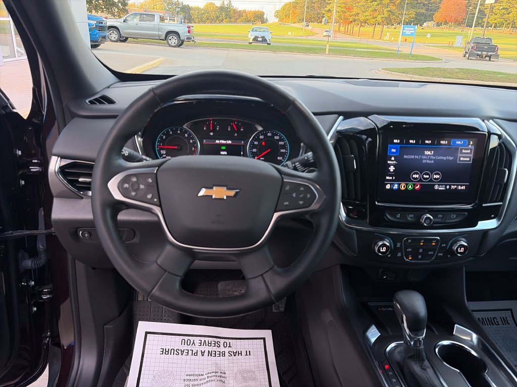 Used 2023 Chevrolet Traverse LT w/ LT Premium Package AWD/4WD image 13