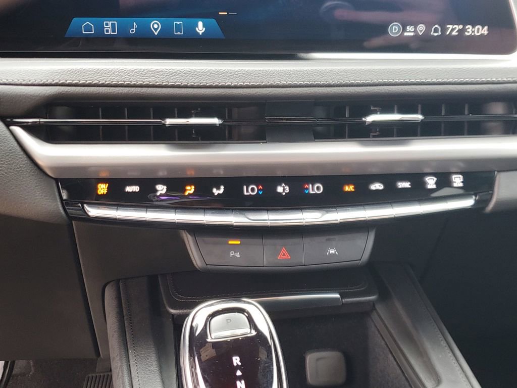 Used 2025 Cadillac XT4 Premium Luxury image 24