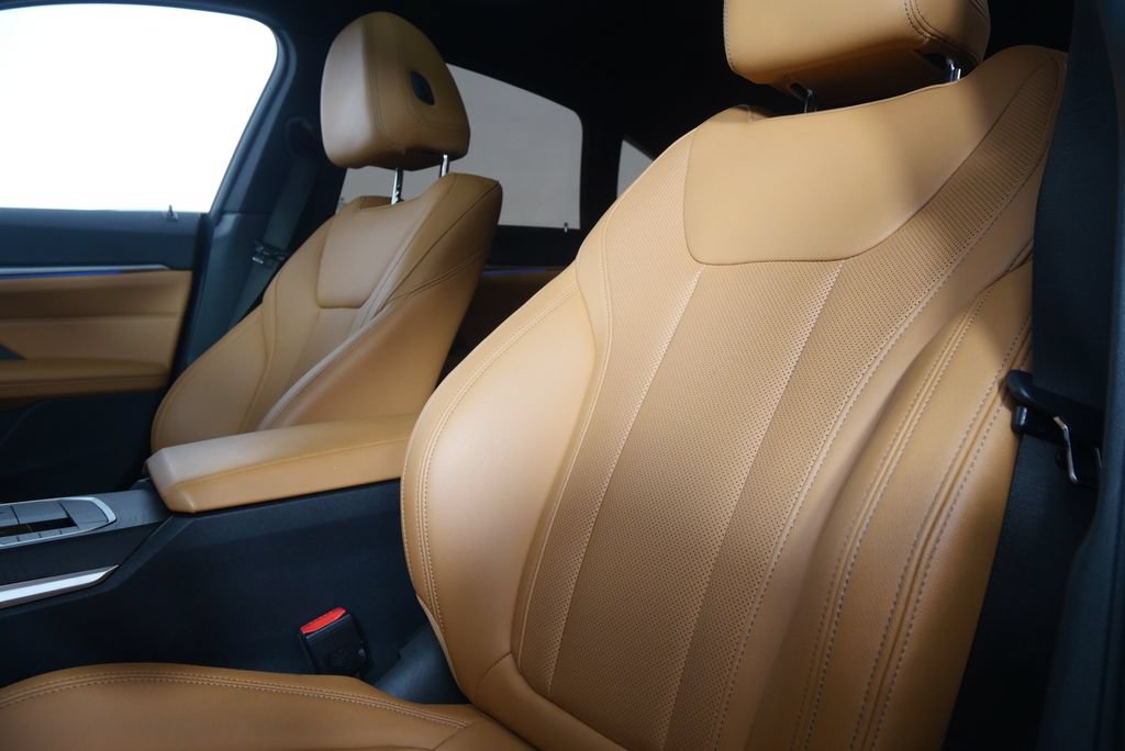 Used 2023 BMW i4 eDrive35 RWD image 10
