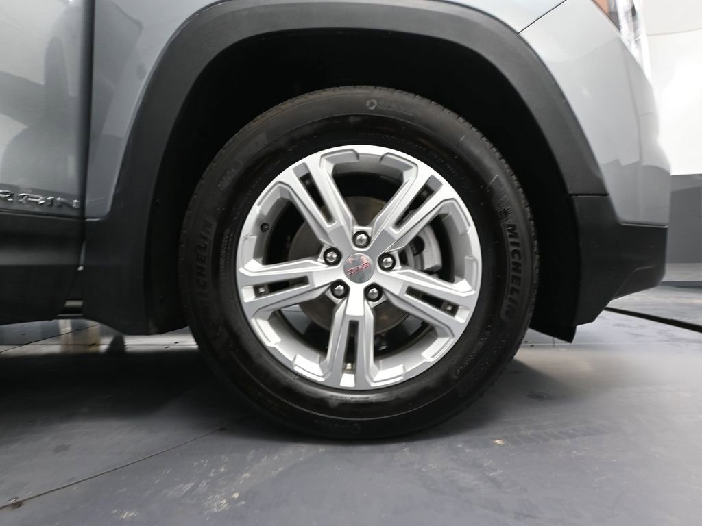 Used 2024 GMC Terrain SLE image 15