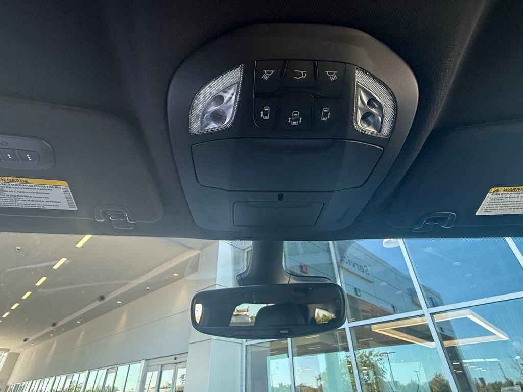 New 2026 Chrysler Pacifica Select image 12