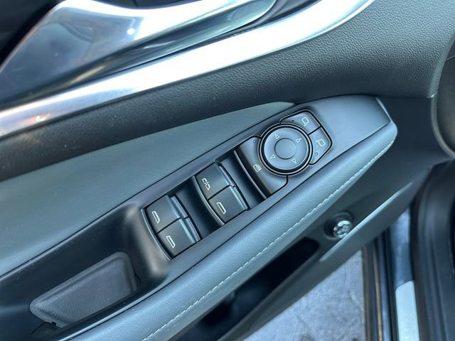 Used 2021 Buick Enclave Essence image 19