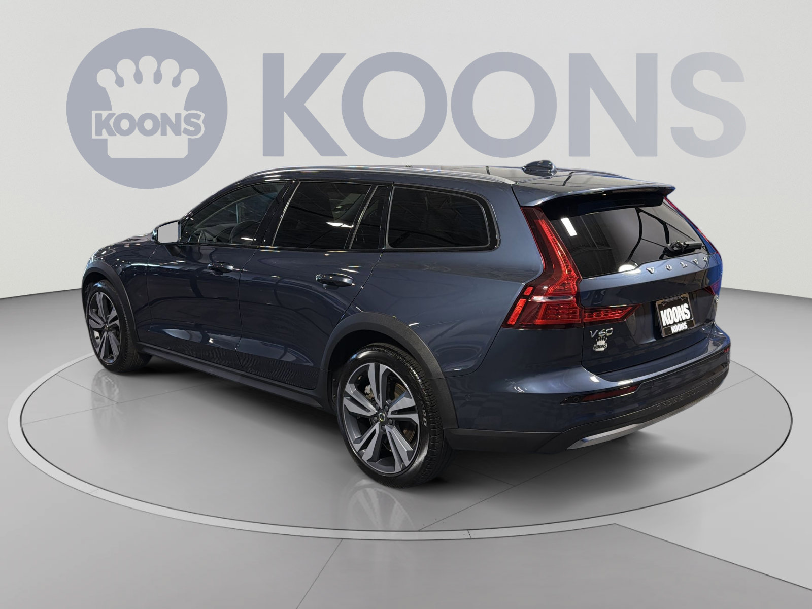 Used 2025 Volvo V60 B5 Cross Country Plus AWD/4WD image 4