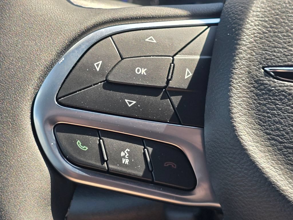 Used 2026 Chrysler Pacifica Select FWD image 34