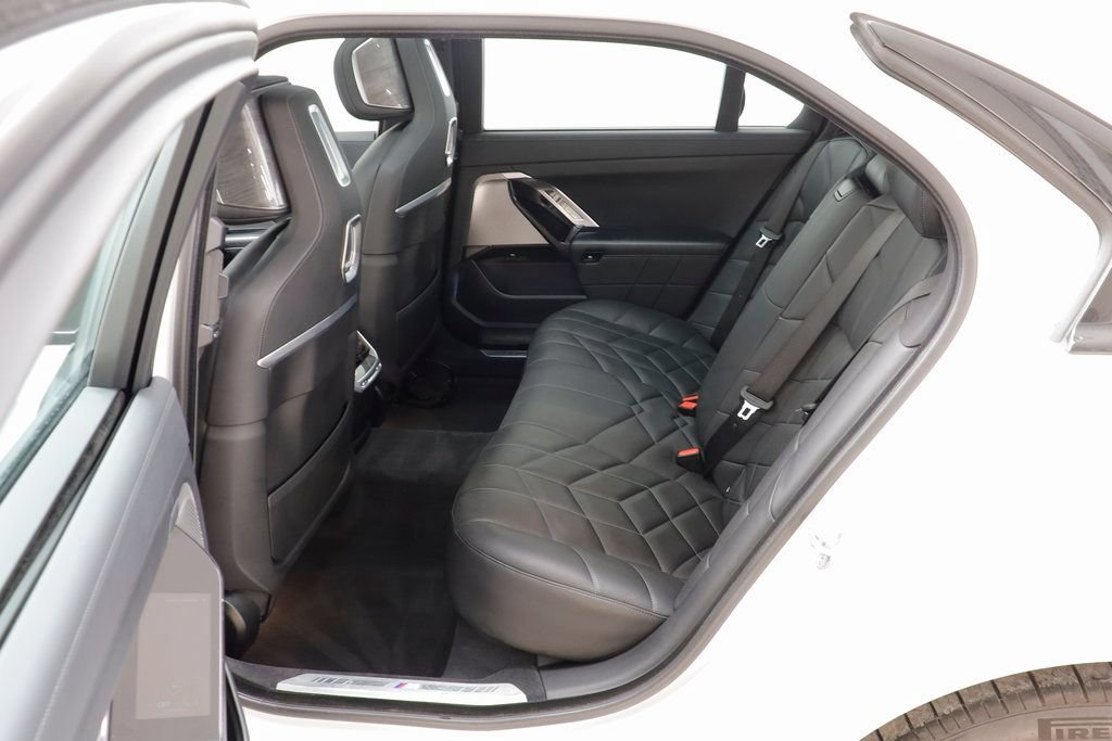 Used 2023 BMW 760i xDrive AWD/4WD image 16