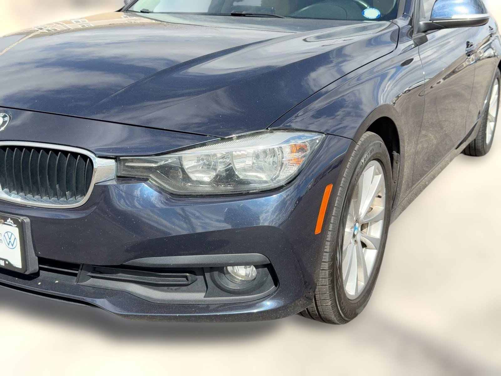 Used 2017 BMW 320i xDrive Sedan image 11