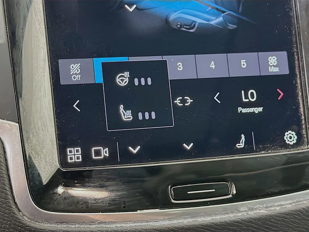 Used 2024 Volvo XC90 B5 Core w/ Protection Package Premier image 24