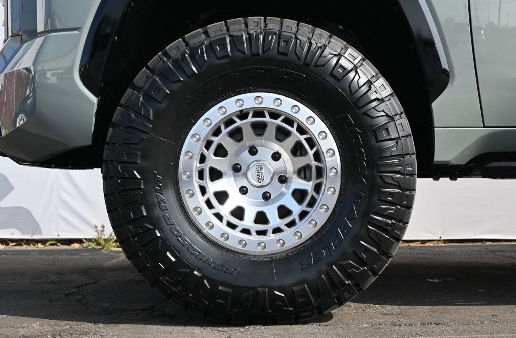 Used 2025 Toyota Tundra Platinum w/ TRD Off-Road Package AWD/4WD image 9