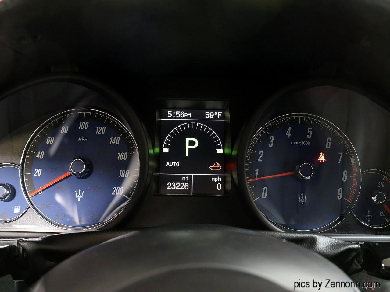 Used 2015 Maserati GranTurismo Sport RWD image 21