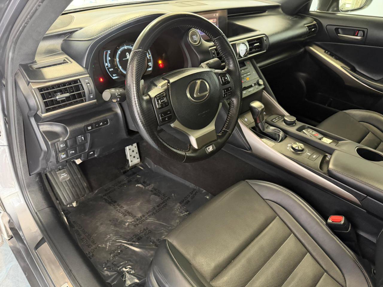 Used 2019 Lexus IS 300 F Sport w/ F Sport Package image 15