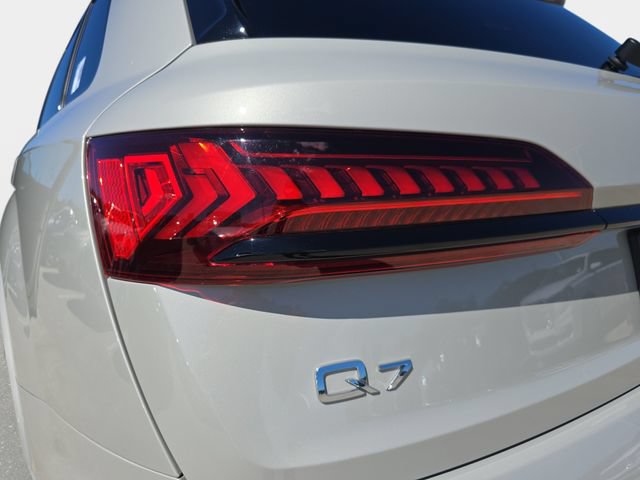 Used 2024 Audi Q7 3.0T Premium Plus AWD/4WD image 39