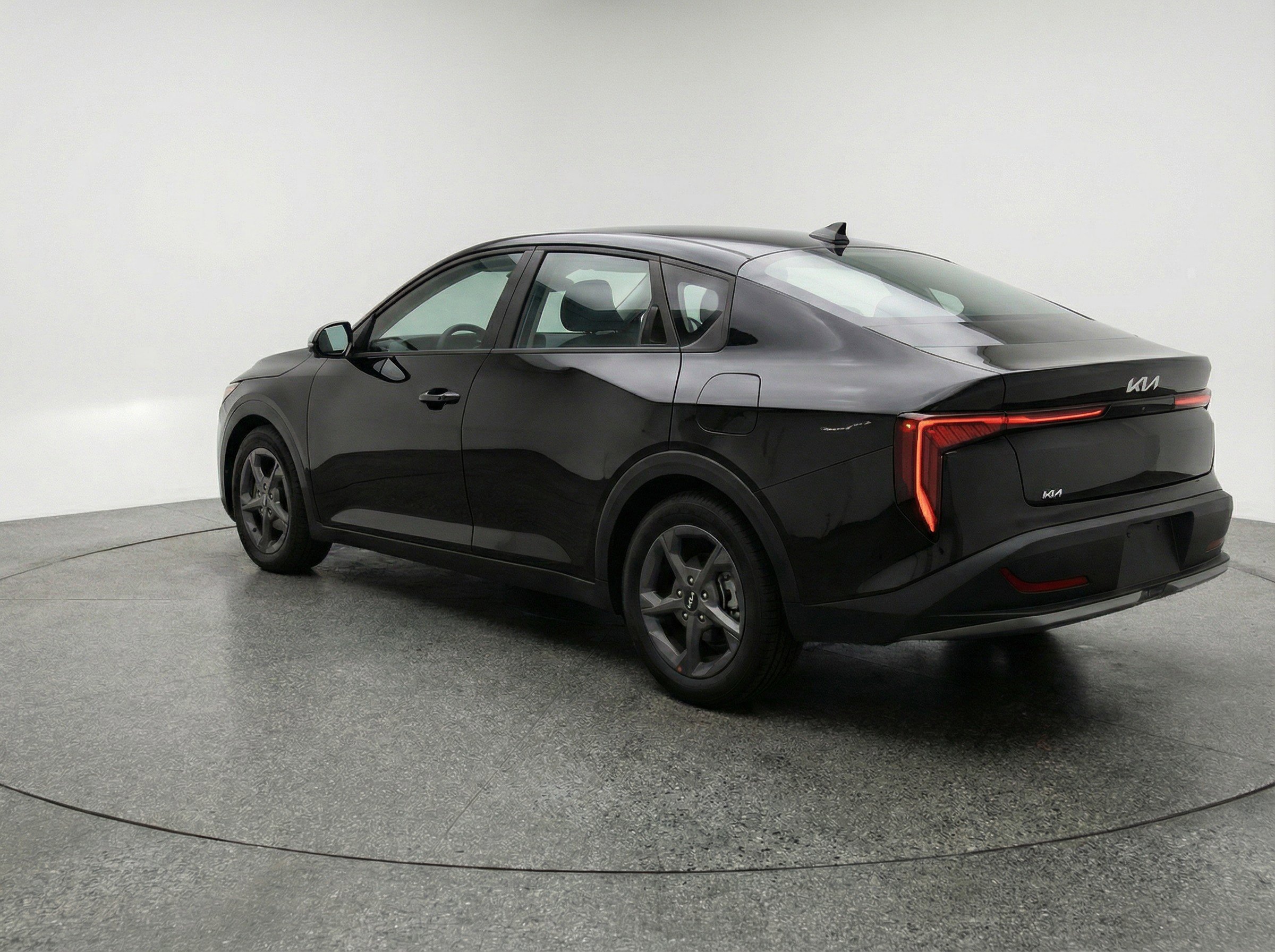 Used 2025 Kia K4 LXS image 6