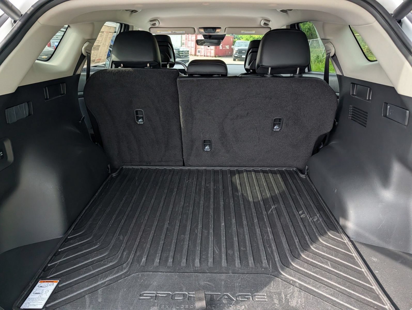 Used 2026 Kia Sportage EX FWD image 19