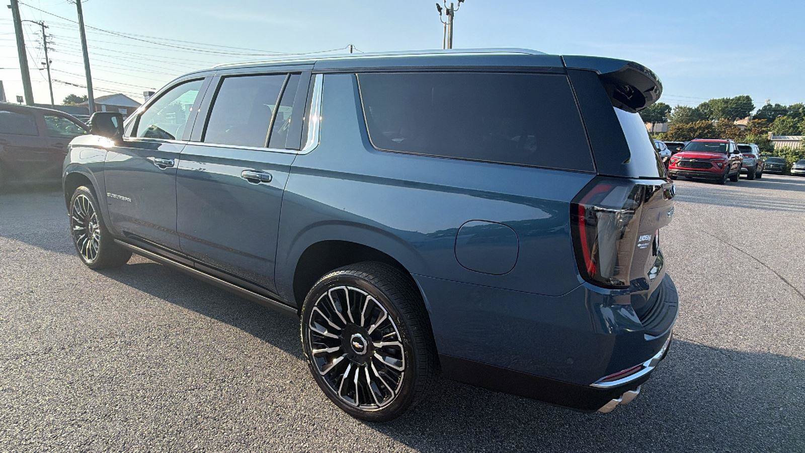 New 2026 Chevrolet Suburban High Country AWD/4WD image 11