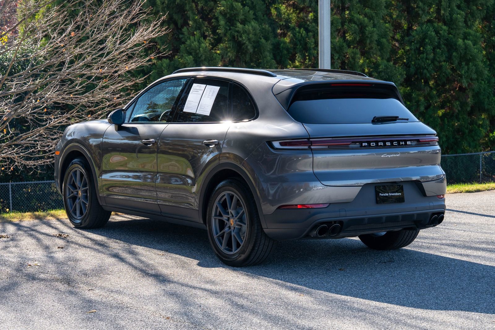Certified 2025 Porsche Cayenne image 3
