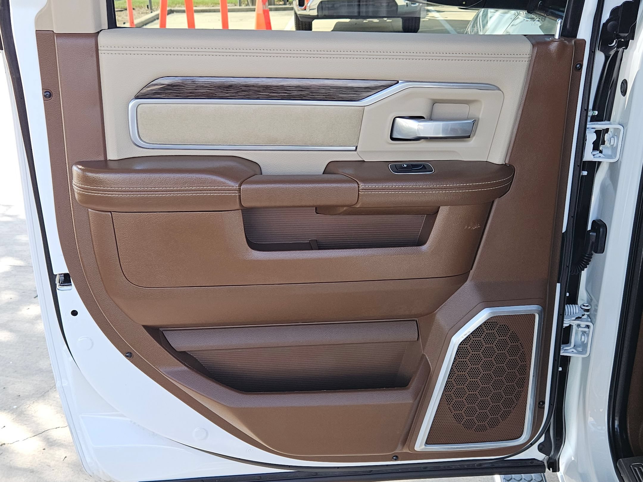 Used 2019 RAM 2500 Laramie AWD/4WD image 15