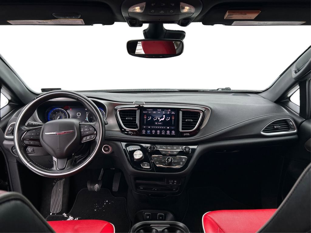 Used 2020 Chrysler Pacifica Limited w/ Quick Order Package 27H Red S image 30