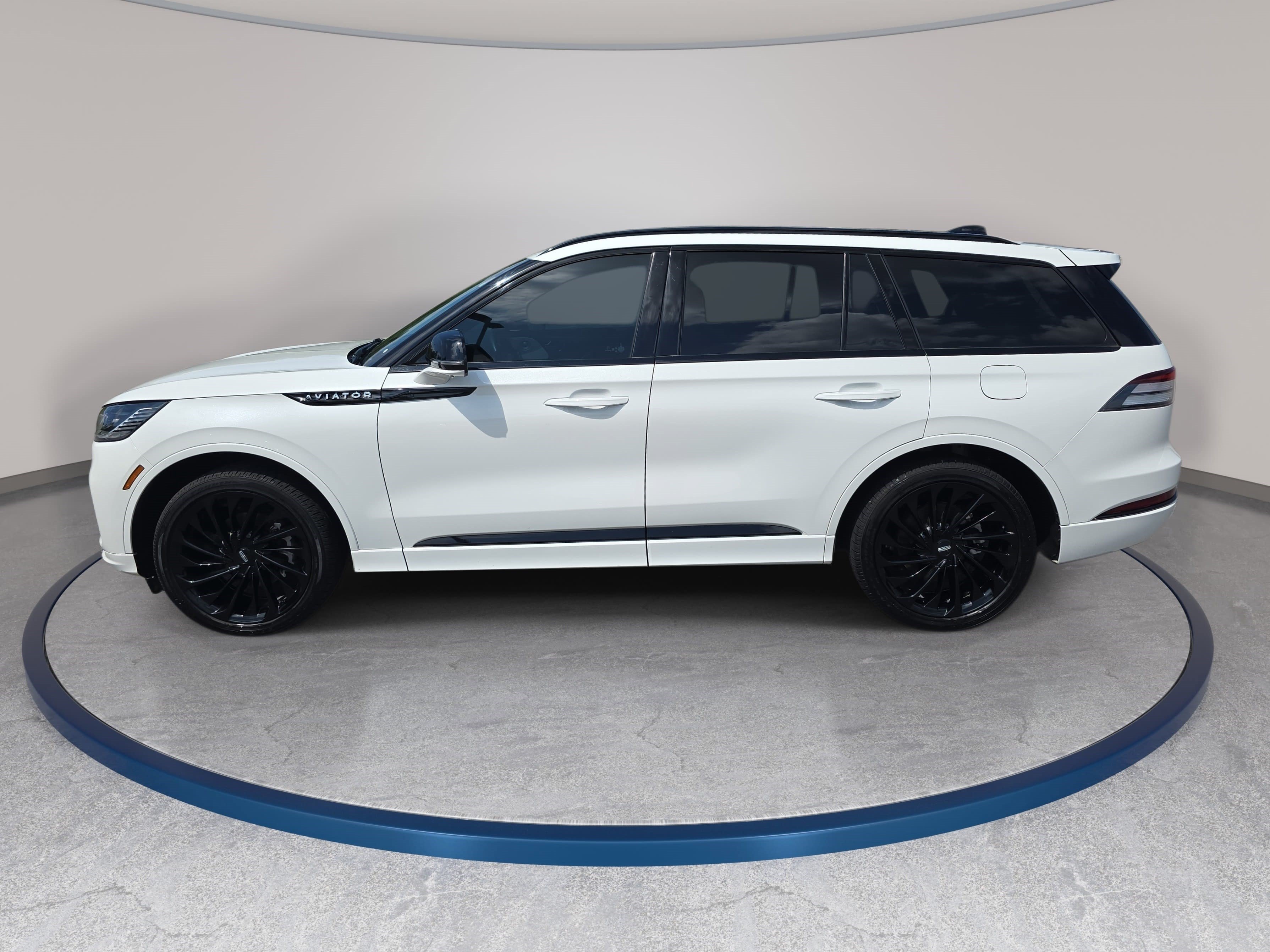 Certified 2025 Lincoln Aviator Reserve w/ Equipment Group 201A AWD/4WD image 8