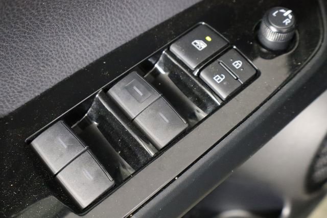 Used 2019 Toyota Prius Prime Premium image 20