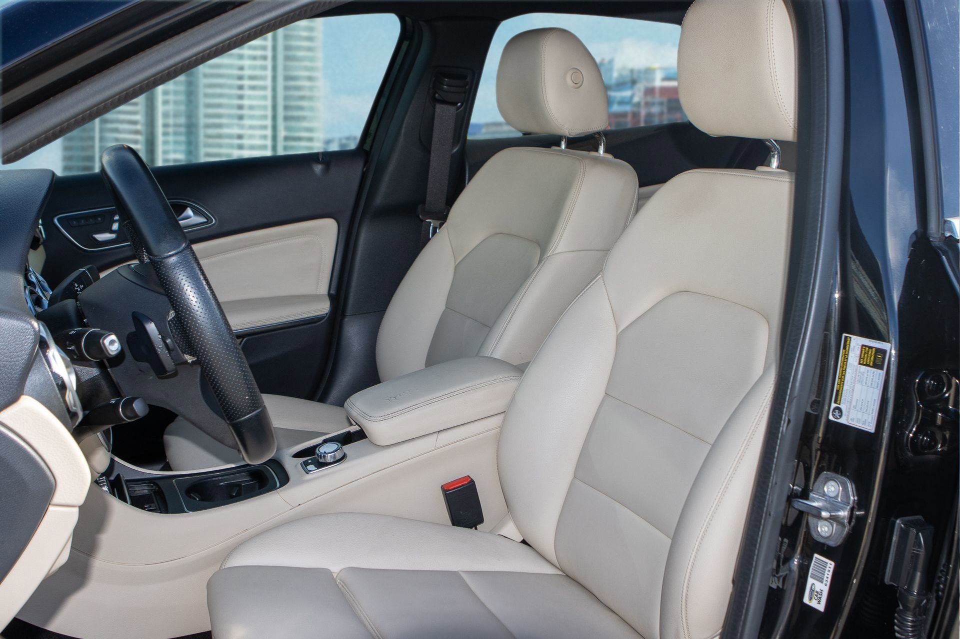 Used 2020 Mercedes-Benz GLA 250 w/ Multimedia Package image 16