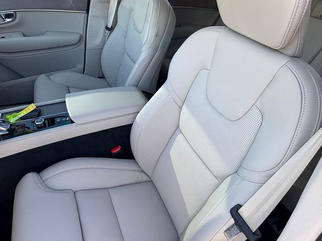 New 2026 Volvo XC90 B6 Ultra w/ Lounge Package image 17